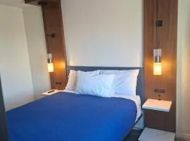 Central Phoenix Hotel