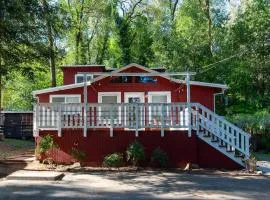 River Retreat - Hot Tub And Tastings Included