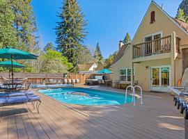 Lovely Tudor Home With Pool & Spa Near Russian River、ガーンビルのホテル