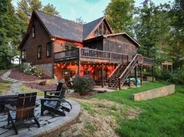 Blessing by the Lake - Lakeside Cabin-Hot Tub Wifi