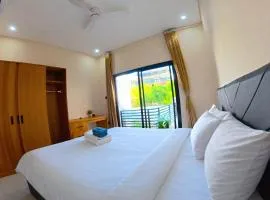 Balcony Room, 8 Minute Walk to Sanur Beach - NVB