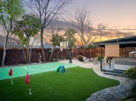 Edens Luxury 3 bed home with hot tub and grill – hotel w mieście Richardson