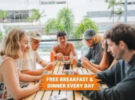 Tequila Sunrise Hostel Surfers Paradise
