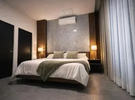 Modern Suite with a View, Near Expo and Malls