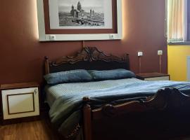 Central Parkside Guesthouse Gyumri - City Center: Gümrü şehrinde bir otel