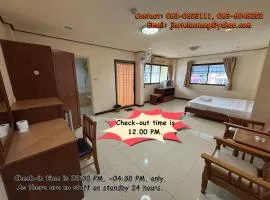 J Hotel2
