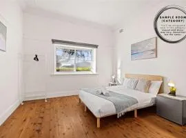 Serene Double Room - Cozy hideaway in South Hurstville - Shared Bathroom