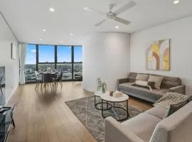 2B2B High Floor Apt with RiverView & Parking