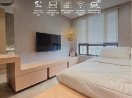 Pet Friendly Unit with Free Pool Access in CapitolTown, hotel u gradu 'San Fernando'