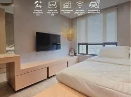 Pet Friendly Unit with Free Pool Access in CapitolTown