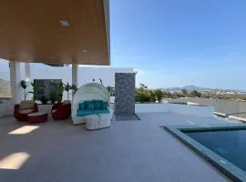 Luxurious Villa with Private Indoor Pool