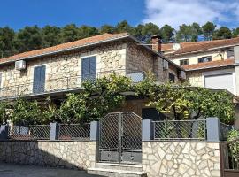 Holiday Home Leonida, Hotel in Jelsa