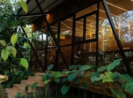 HoneyStone Resort