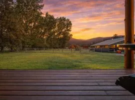 Farmhouse in Plain by NW Comfy Cabins