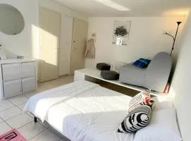 Joli studio au centre ville de Neuchâtel, à 5 minutes du lac