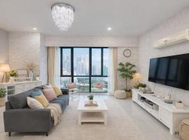 Seaview 2BR Suite with Pool & bathtub near Gurney Jazz Suites 13A, Hotel in Tanjong Tokong