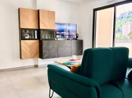 Beautiful duplex 5 minutes from downtown