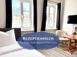 Schlösschen am Rhinufer