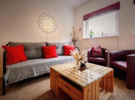 Ruhiges Apartment mit Holzofen nahe Bamberg für 2-5 Personen, Hotel in Adelsdorf