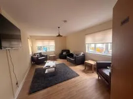 Spacious House Sleeps 10 -Near BikePark Wales -Central -Parking