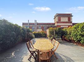 Design Loft 90 sqm Terrace - Near Milan Como, hotell sihtkohas Lomazzo