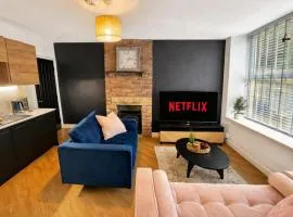 Brontë Country 4 Bed Retreat with Fireplace