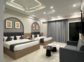 Hotel The Merc Near Chandigarh University Kharar Mohali – hotel w mieście Kharar