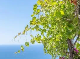 Triantaros Iconic House by Tinosstay