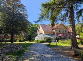 Hotel Schlösschen Sundische Wiese Zingst, hótel í Zingst