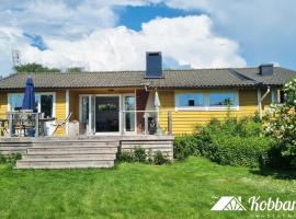 Drömstuga nära havet i Frillesås SE02120, отель в городе Åsa