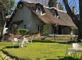 Beverly Hills Lodge, hotel a Fourways
