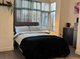 Modern Ensuite Studio Rooms, Mansfield Road, Luton