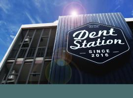 Dent Station Residence, hotel a Ban Suan