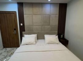 Nino Luxury Hotels, khách sạn ở Sagwari
