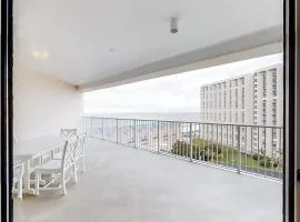 Beachfront Condo with Pools and Hot Tub