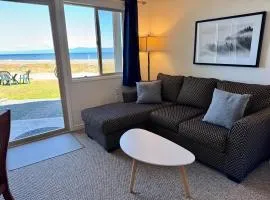 Beachfront King Bed Studio Suite