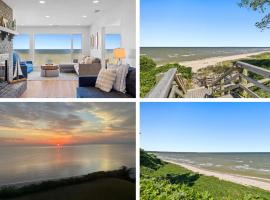 Beach Front Cliffside home on Chesapeake Bay with Direct Beach Access Panoramic Views and Shark Tooth Fossil Hunting Bird Watching, hotel a Saint Leonard
