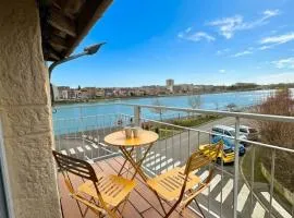 La Jouvence - Appartements à thème, avec balcon vue Saône et climatisés