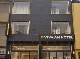 vivaan Bhakti Palace Vrindavan # Lavis & Luxury Rooms Near Bankey Bihari Mandir #: Vrindavan şehrinde bir otel