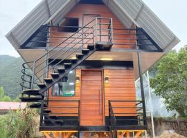 Viesnīca Beautiful Modern Forest House pilsētā Oksapampa