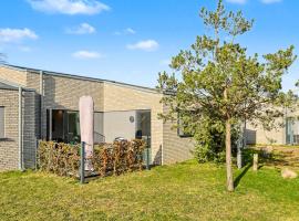 Holiday Home Seezeit by Interhome, Hotel in Lembruch