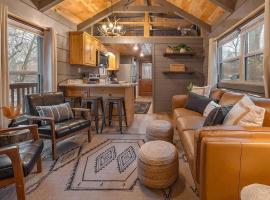 Gabriele Cabin Rustic Retreat Near Downtown, hotel a Chattanooga
