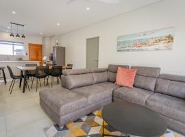 Luxury Town House 1 On York - TH77, hotel a George
