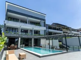 Diamond Hill Mountain View Villa 10 Bedrooms With a Private Heated Swimming Pool and a Movie Room and a Billiard Table