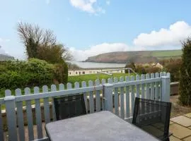 3 Devon Court