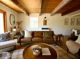 Cozy Renovated Cabin with Hot tub and EV & Amenities