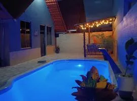 Chalé Montanhez com ar e piscina