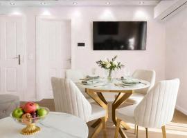 Apartments Marica – hotel w mieście Zaostrog