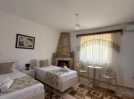 Merkaj House