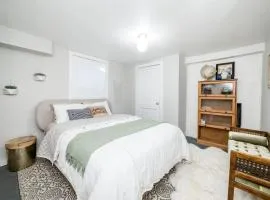 Candler Bottom Unit - Apartment, Walk To Shops and Dining